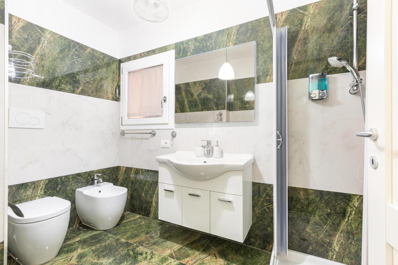 Dimora Le Tre Muse Guesthouse Lecce Eksteriør billede
