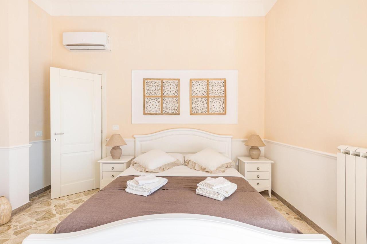 Dimora Le Tre Muse Guesthouse Lecce Eksteriør billede