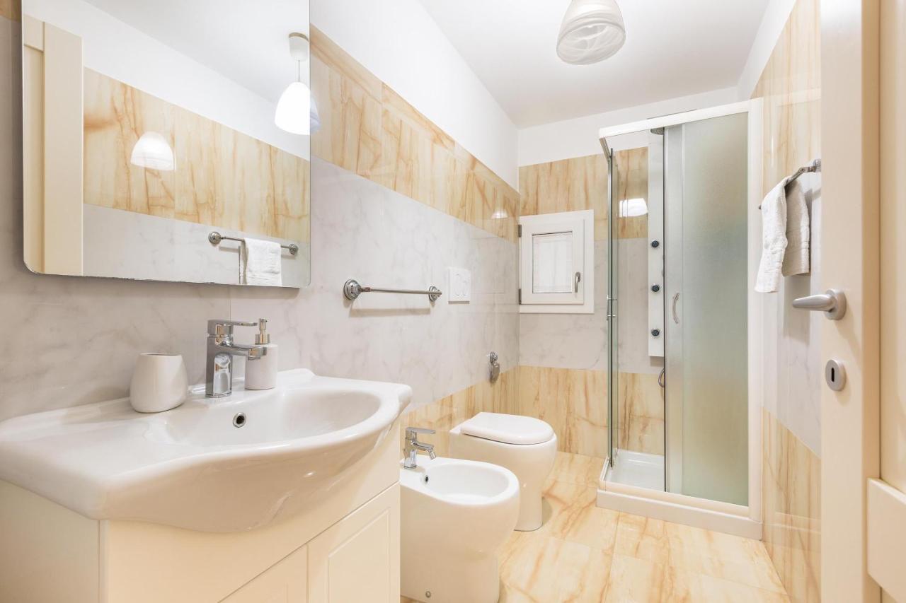 Dimora Le Tre Muse Guesthouse Lecce Eksteriør billede
