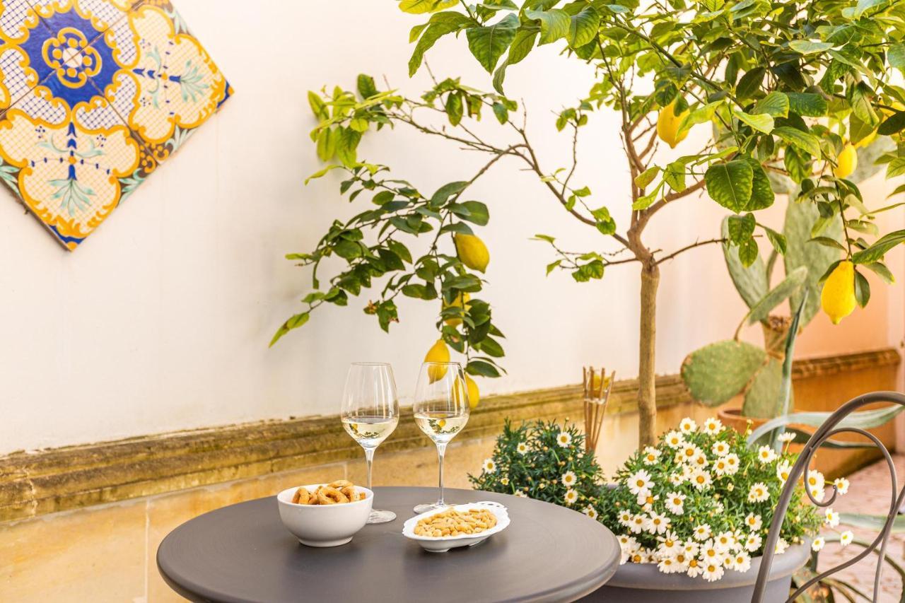 Dimora Le Tre Muse Guesthouse Lecce Eksteriør billede