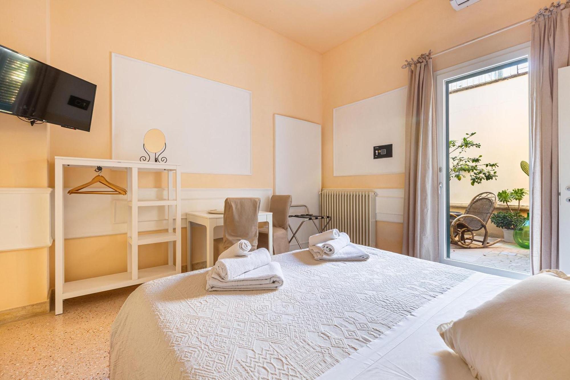 Dimora Le Tre Muse Guesthouse Lecce Eksteriør billede