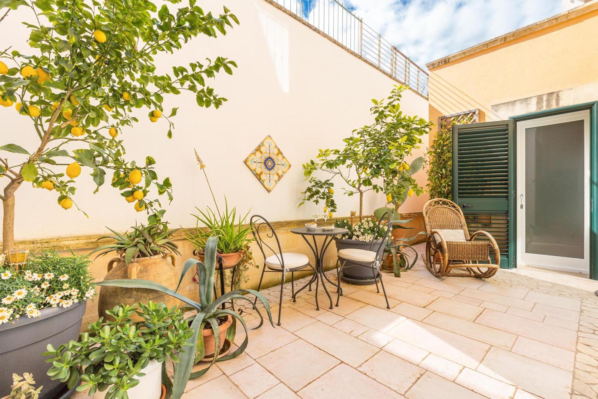 Dimora Le Tre Muse Guesthouse Lecce Eksteriør billede
