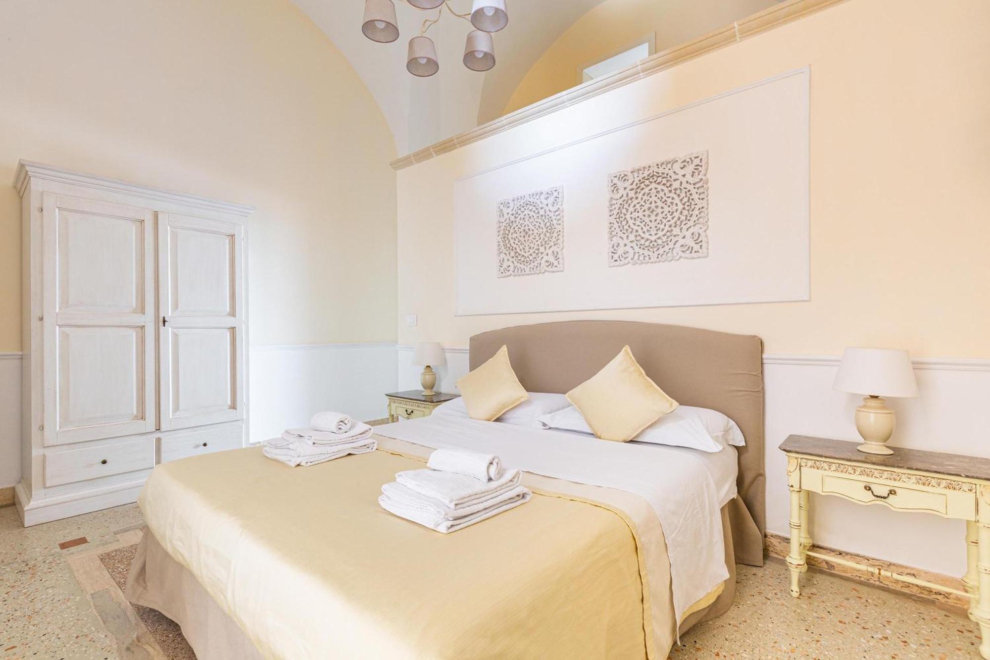 Dimora Le Tre Muse Guesthouse Lecce Eksteriør billede